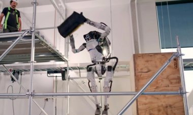 İnsansı robota yeni hareket yetenekleri eklendi