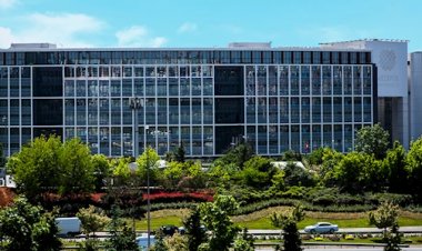 Combustion synthesis of B4C-TiB2 nanocomposite powder: Effect of Mg particle size on SHS and optimization of acid leaching process