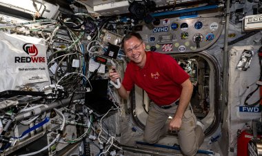 Hello Earth? Space Calling