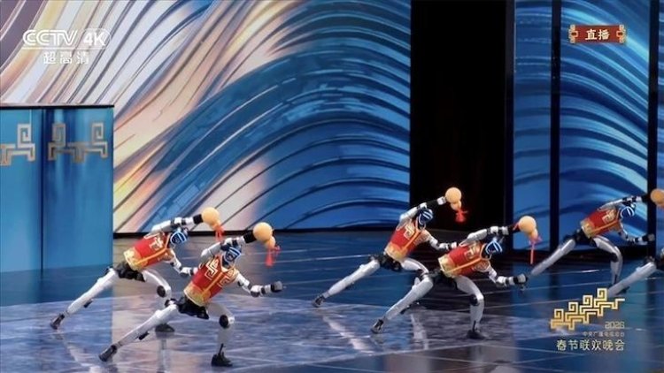 Çin'de insansı robotların Kung Fu şovu açılış gecesine damga vurdu
